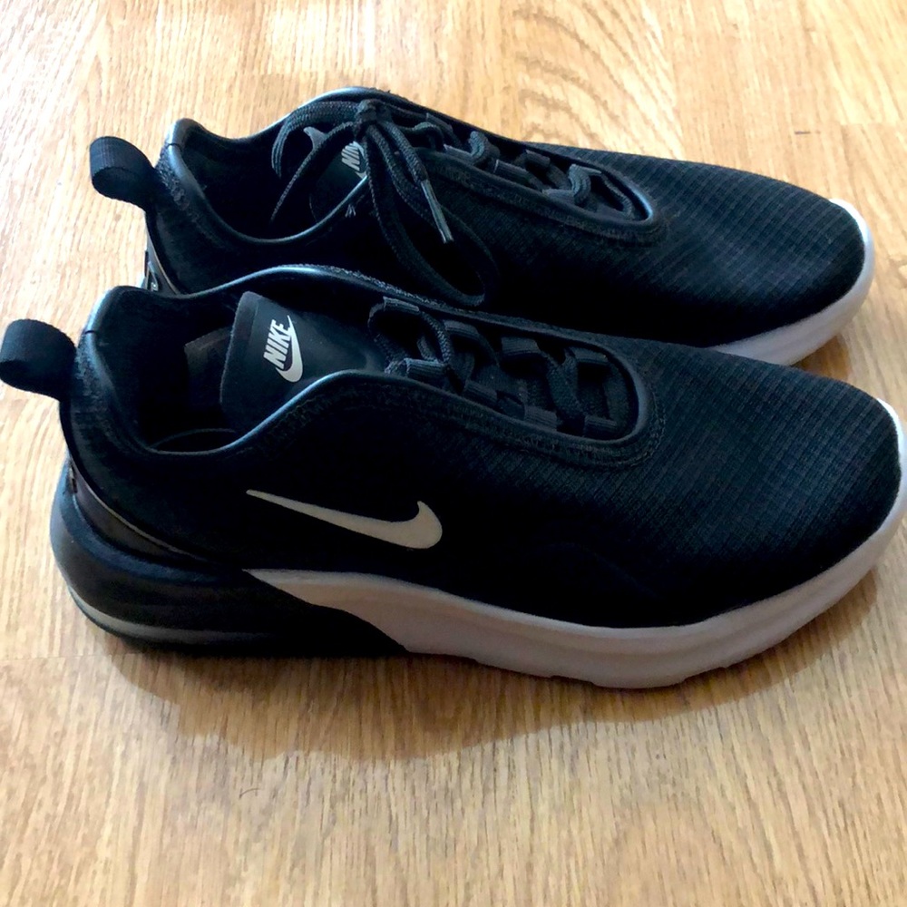 NEW Nike Air Max Motion 2